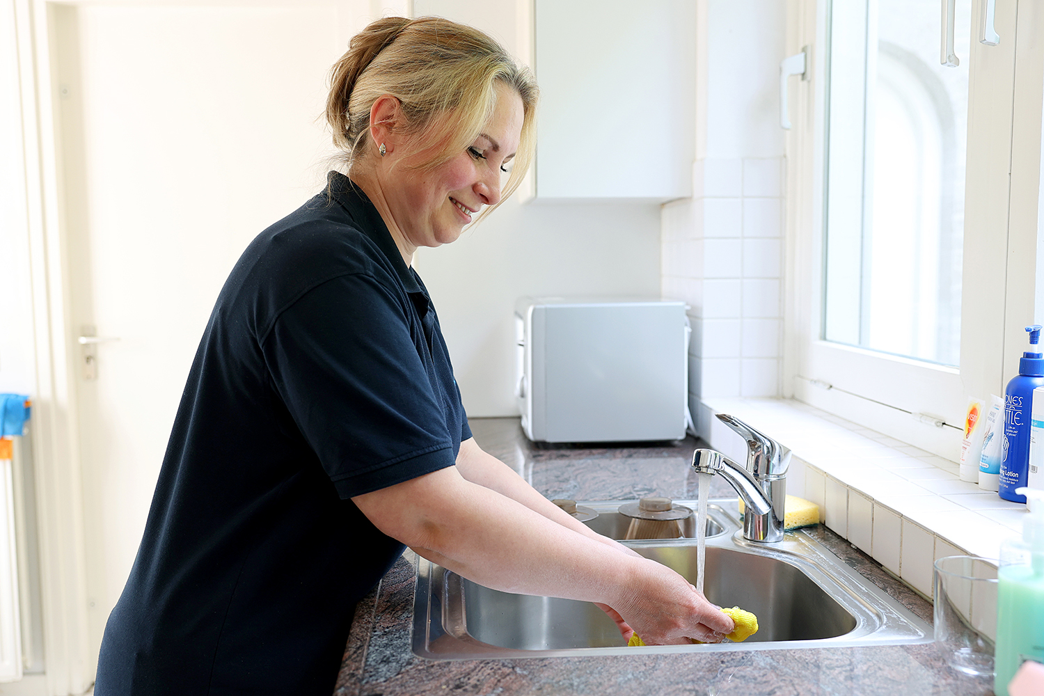 De keuken netjes maken